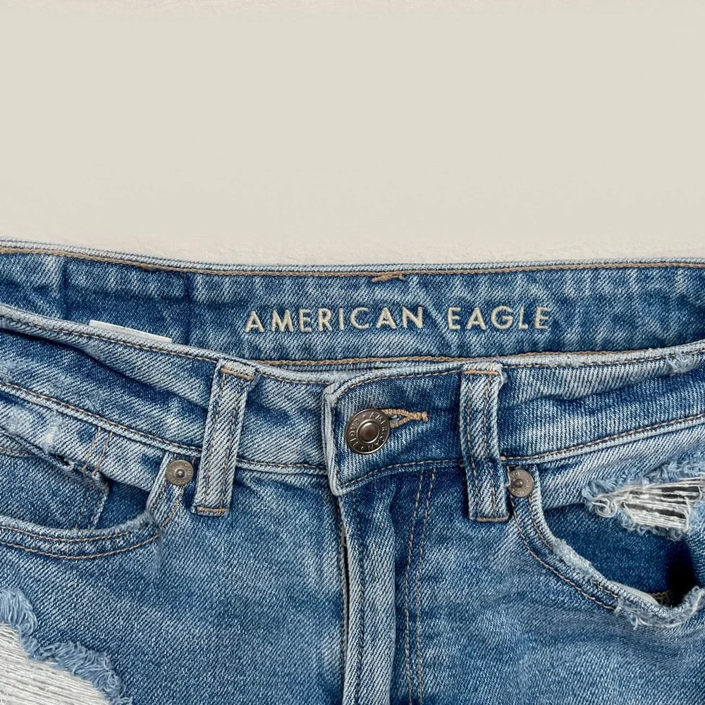 American Eagle DistressedMom Straight Jean size 00 - Picture 7 of 7